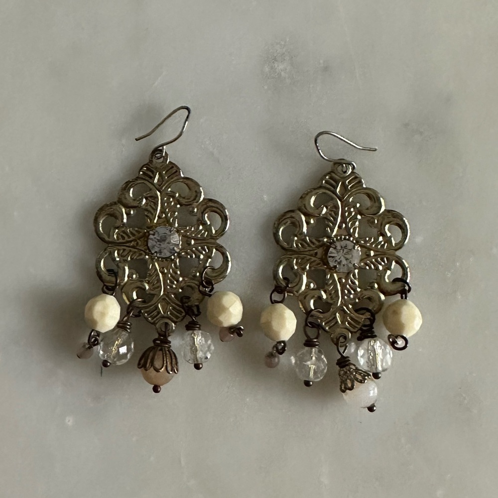 2/$30💎 Brass Victorian style earrings with filigree, beads, and crystals ✨